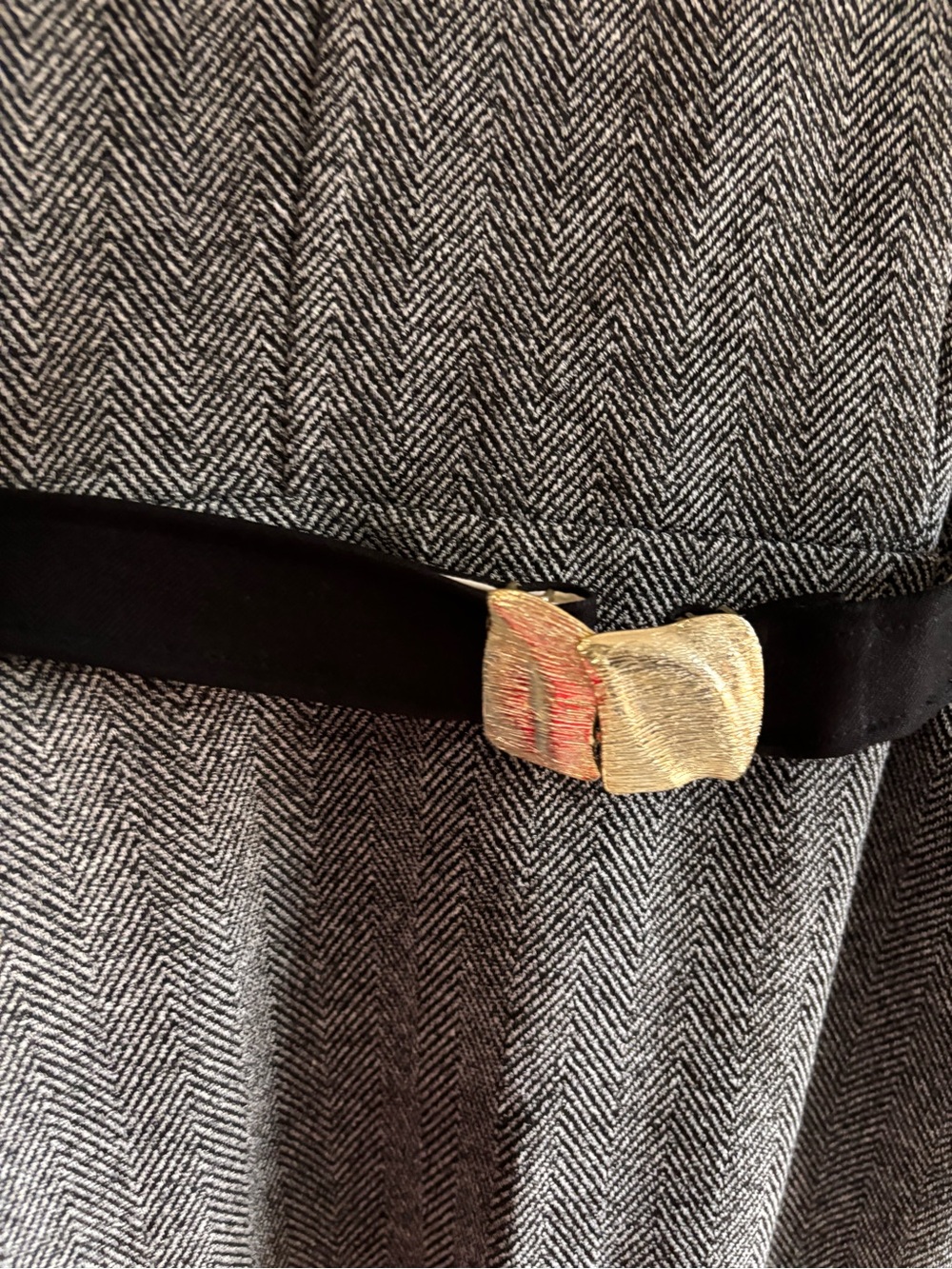 Almost Famous Gray Herringbone Midi Sheath Dress with Black Belt - Picture 5 of 10